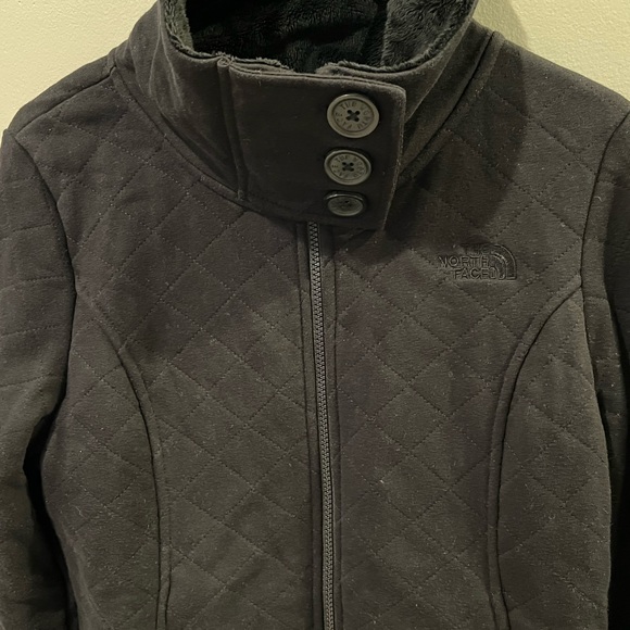 The North Face Women’s Arctic Quilted Coat. - Picture 2 of 4